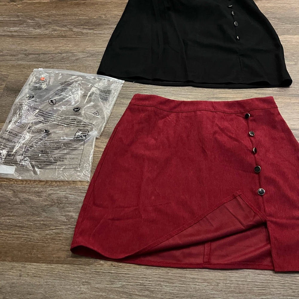 Chic Black and Red Button Midi Skirt Set
